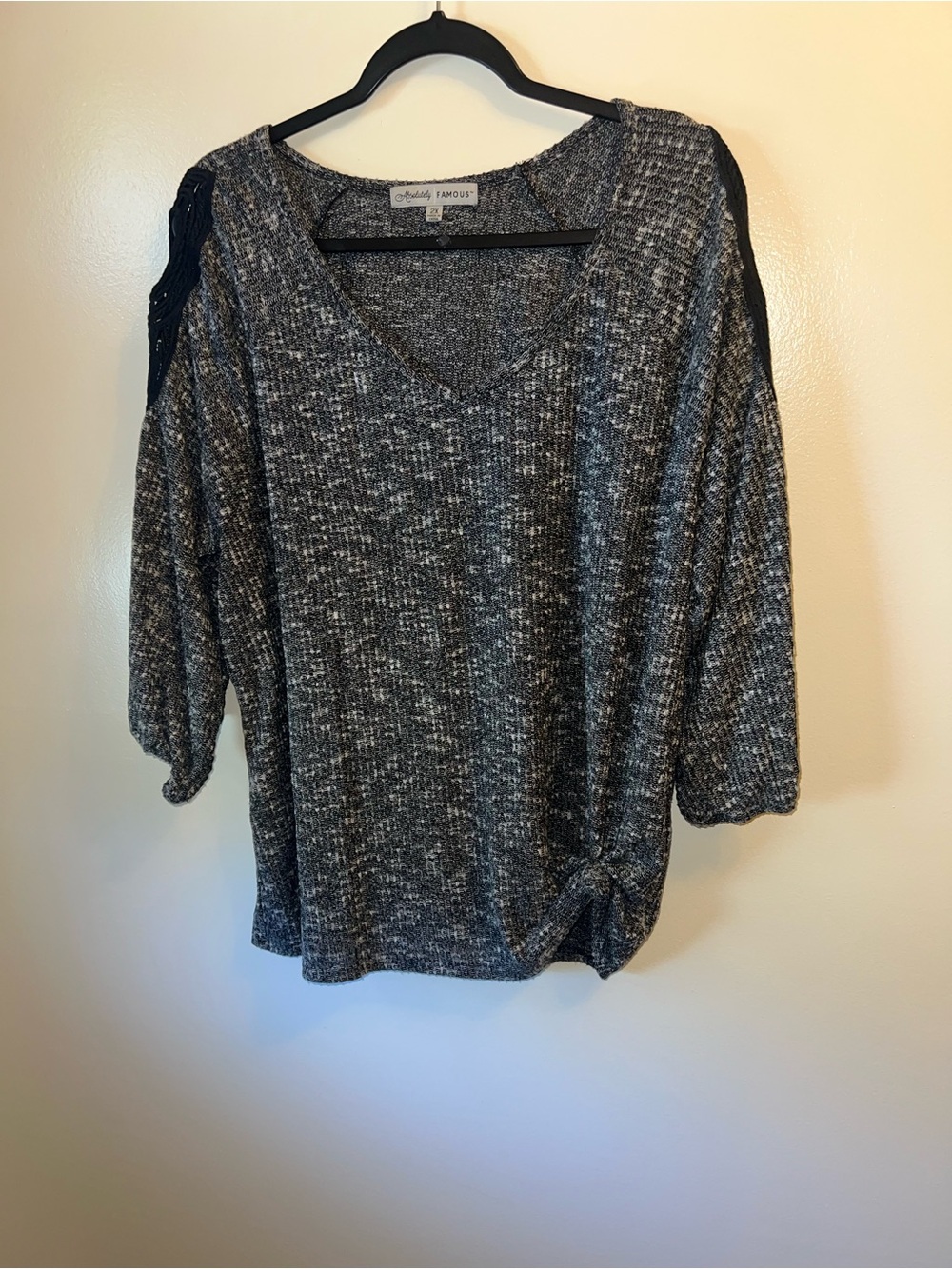 Absolutely Famous Black and White Marled V-Neck Knit Top